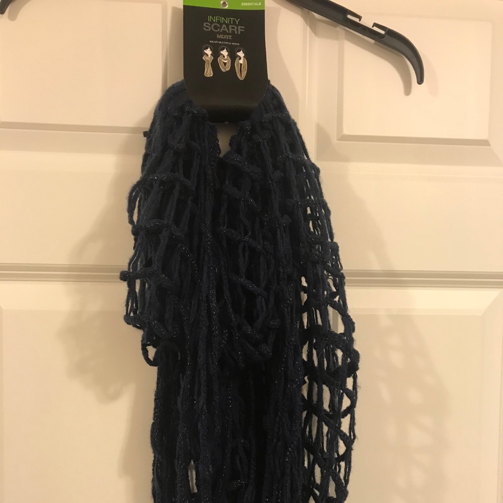 Infinity scarf - Picture 2 of 3